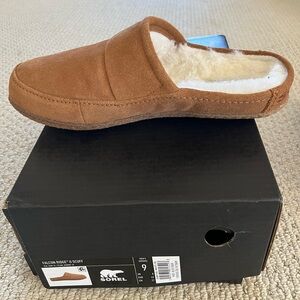 Brand new, never worn, Sorel Falcon Ridge ll Scuff slippers.
